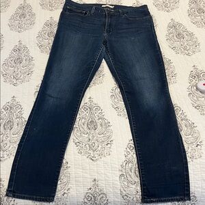 Levi’s Slimming Skinny Blue Jeans